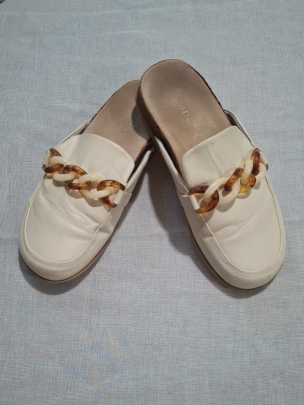 Vionic Cream Slip-On Mules with Tortoiseshell Chain Size 8.5